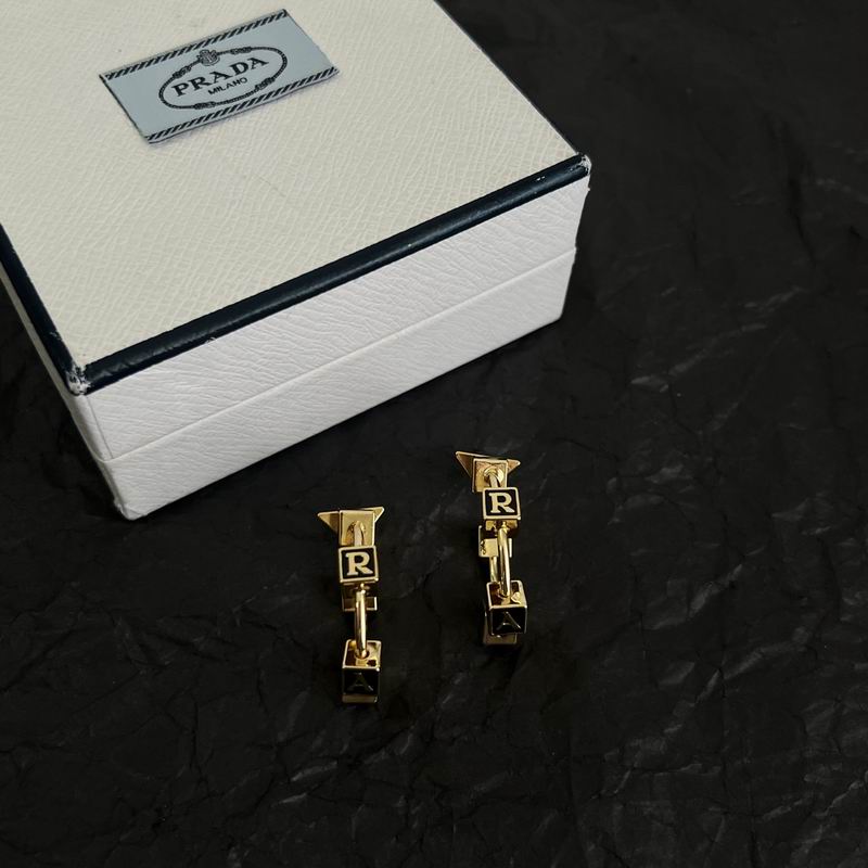 Prada Earing 05yxs01